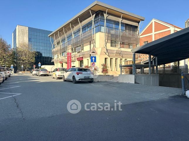 Garage/posto auto in residenziale in Piazza Schiaparelli 15