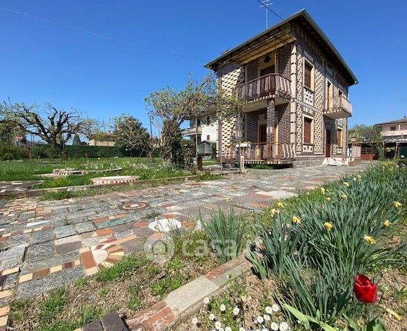 Casa indipendente in residenziale in Cadorago