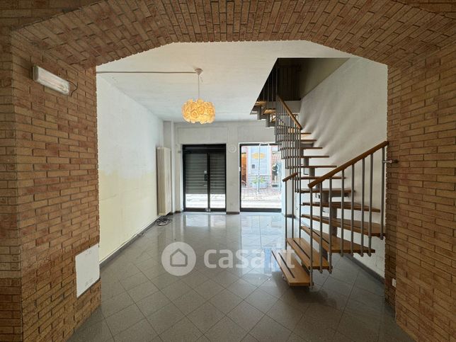Ufficio in commerciale in Via Cavour 29