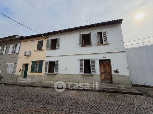 Casa indipendente in residenziale in Via Montello