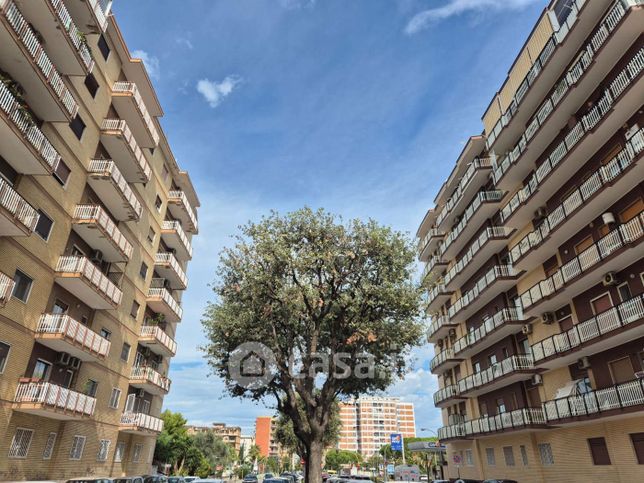 Appartamento in residenziale in Viale de Laurentis Luigi