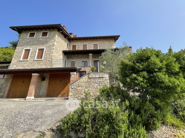 Casa indipendente in residenziale in Via Caribollo