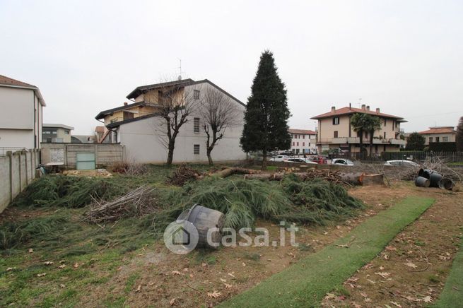 Terreno edificabile in residenziale in Via Cesare Battisti 4