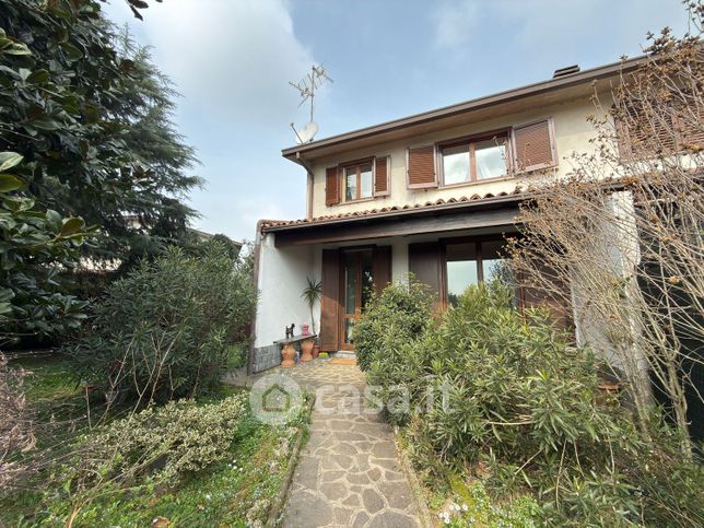 Villetta a schiera in residenziale in Via Carlo Porta