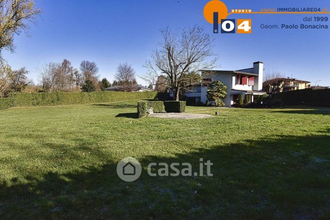 Casa indipendente in residenziale in Via Liguria