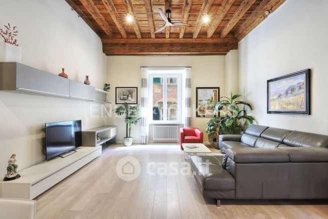 Appartamento in residenziale in Via Santa Croce