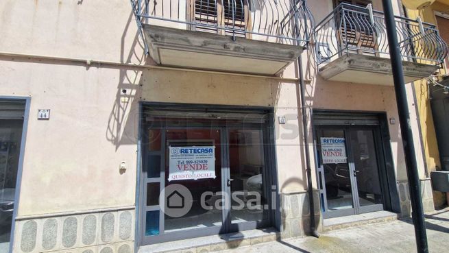 Negozio/locale commerciale in commerciale in