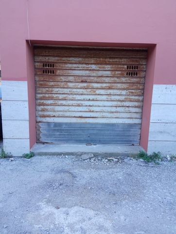 Garage/posto auto in residenziale in Viale Teracati