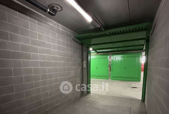 Box/posto auto in residenziale in Via Envie