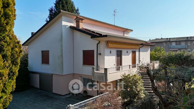 Villa in residenziale in Via San Bortolo