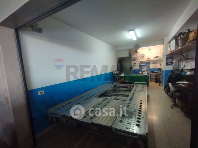 Box/posto auto in residenziale in Via Campania 203