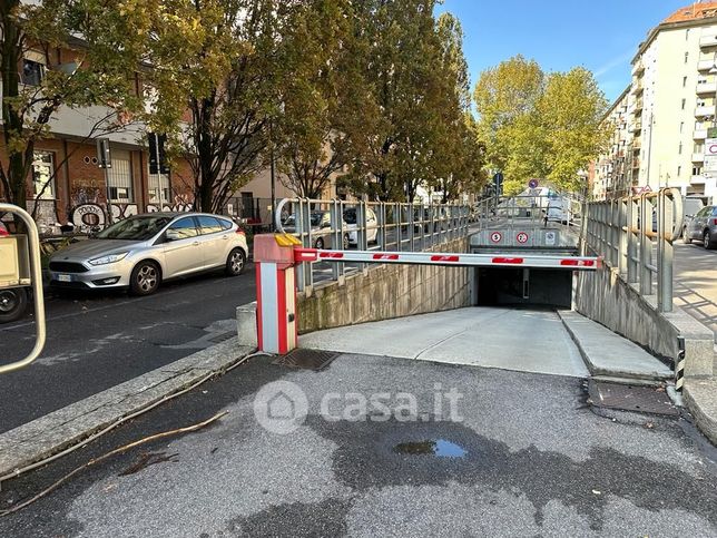 Garage/posto auto in residenziale in Via Pavia