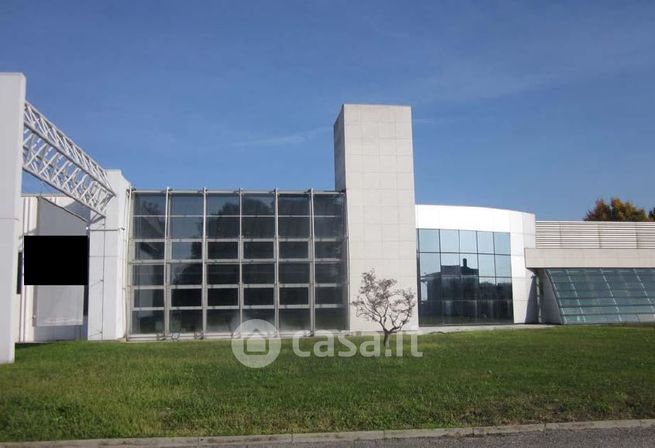 Capannone in commerciale in Strada Castellaro 32