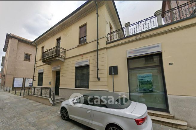 Ufficio in commerciale in Via Dante 84