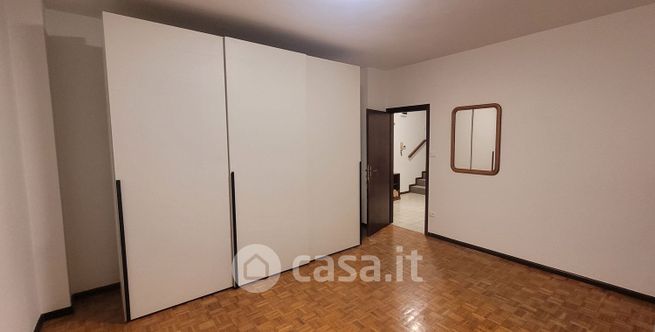 Appartamento in residenziale in Via Rosmini 74