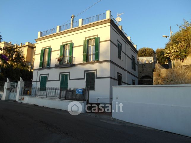 Appartamento in residenziale in Via Marechiaro 9
