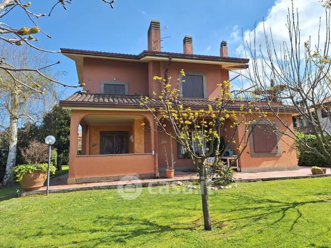 Villa in residenziale in Via del Seminario 12