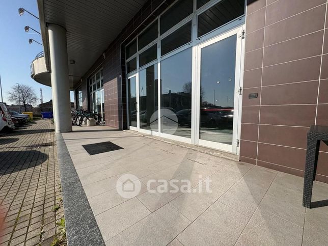 Capannone in commerciale in Strada Antica di None 2 /b