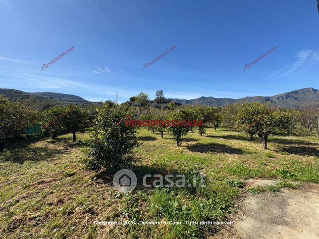 Terreno agricolo in commerciale in Via Giardini 25 25