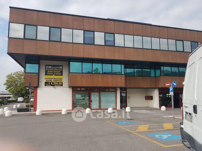 Ufficio in commerciale in Via Armando Diaz