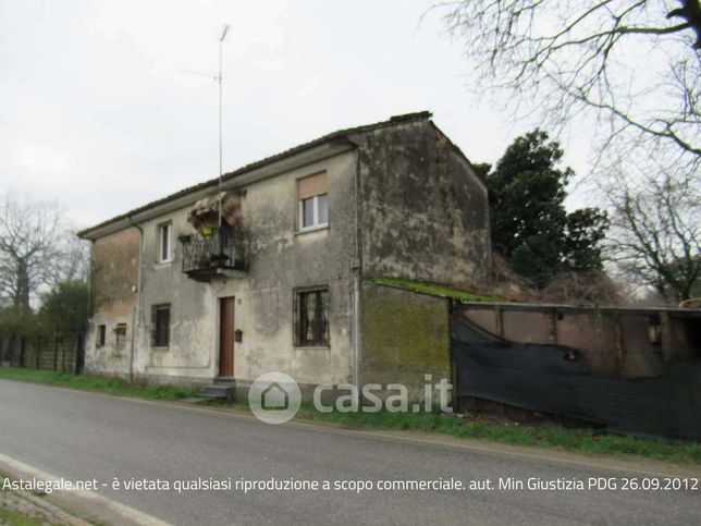 Casa bi/trifamiliare in residenziale in Via Piave 32