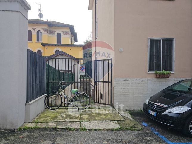 Garage/posto auto in residenziale in Via Bernardino Dè Conti 2