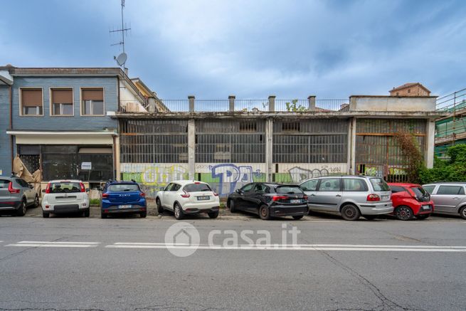 Capannone in commerciale in Via Cavour 33