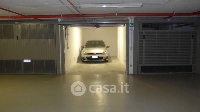 Garage/posto auto in residenziale in Via Assarotti 7