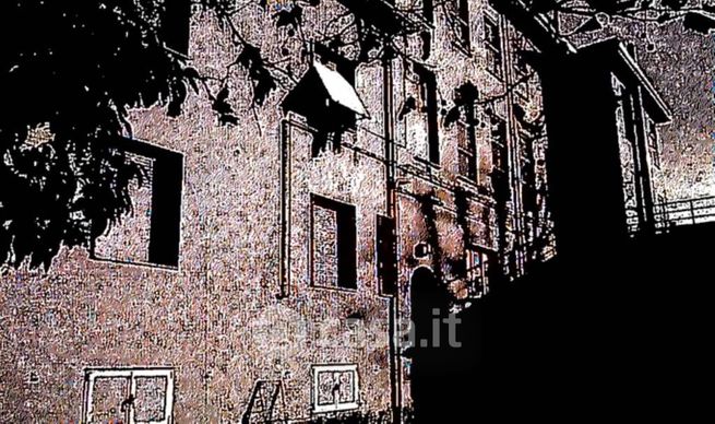 Capannone in commerciale in Via Pietro Bianchi 10