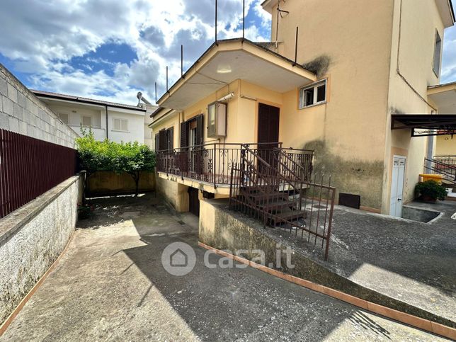 Villa in residenziale in Via Cornato 230