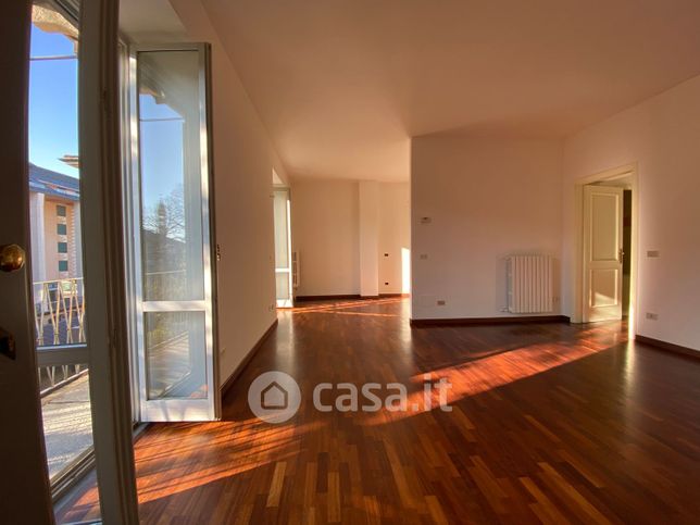 Appartamento in residenziale in Via Broseta 56