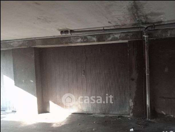 Box/posto auto in residenziale in Via Giuseppe Turri 45