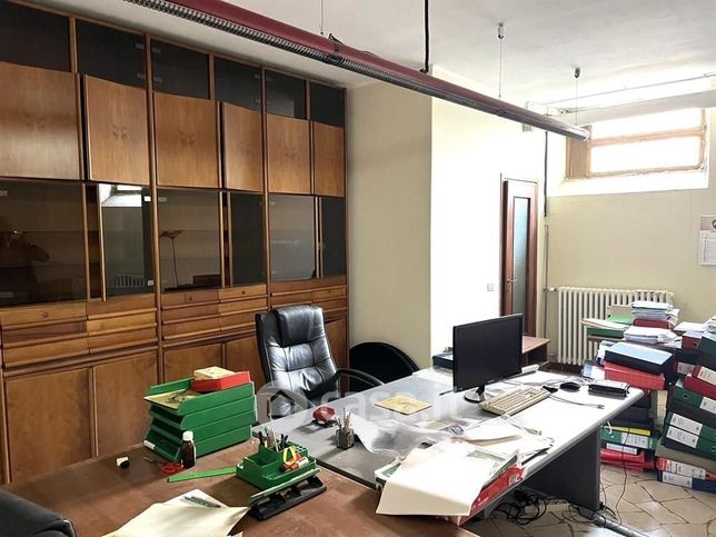 Ufficio in commerciale in Via Giuseppe Giacosa 9