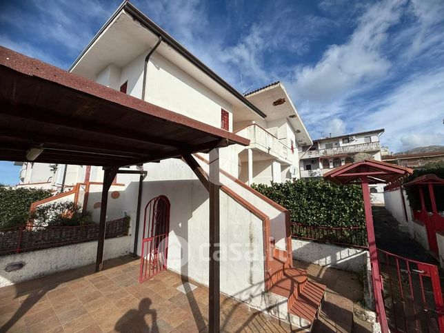 Villetta a schiera in residenziale in 