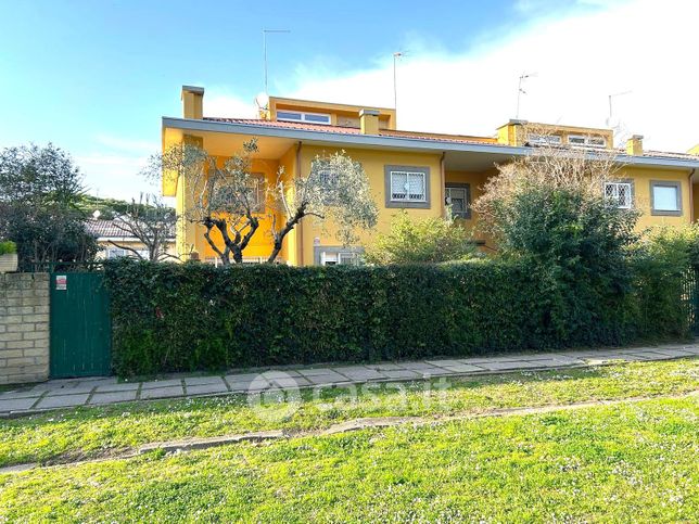 Villetta a schiera in residenziale in Via Parmenide