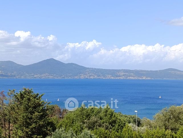 Appartamento in residenziale in Via Quarto del Lago 16