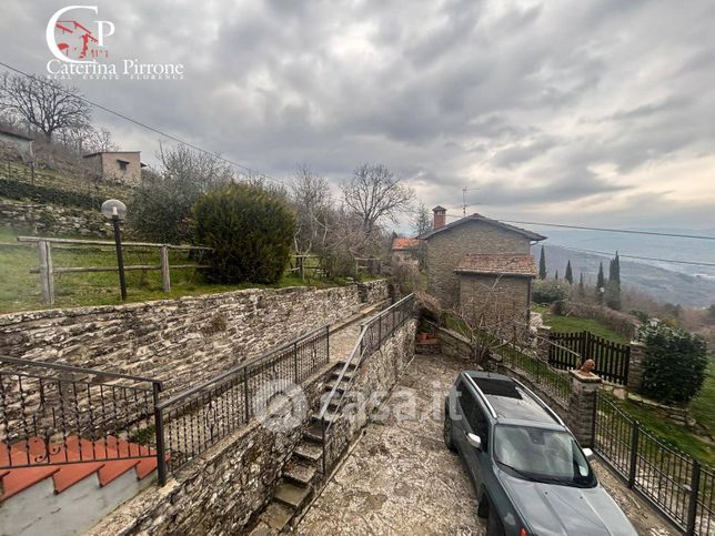 Casa indipendente in residenziale in LocalitÃ  le lastre 152