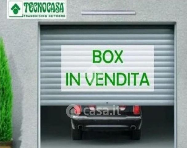 Box/posto auto in residenziale in Via Giuseppe Rosati 68