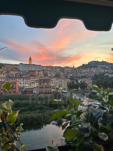 Appartamento in residenziale in Via Aprosio 2