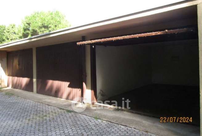 Box/posto auto in residenziale in Via Gioacchino Rossini