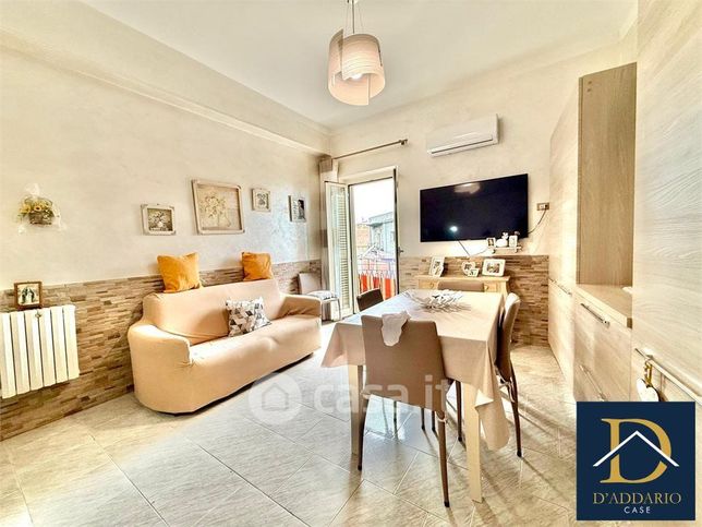 Appartamento in residenziale in Via Raimondello Orsini 53