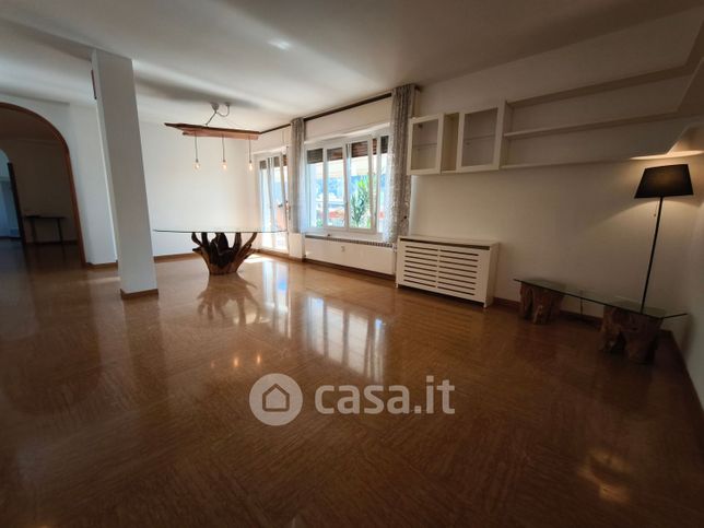 Appartamento in residenziale in Via Como 5