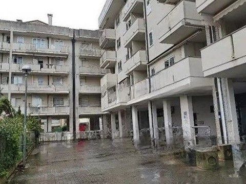 Box/posto auto in residenziale in Via Canopo