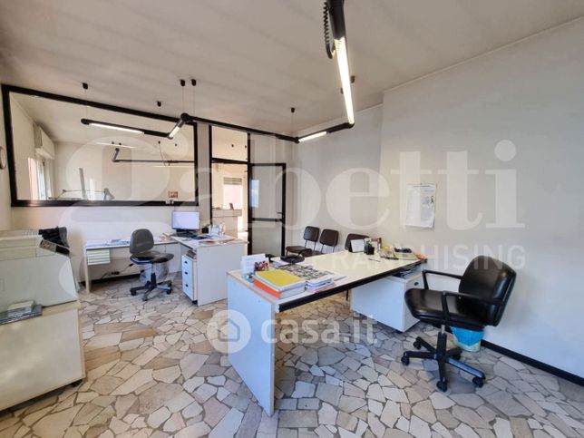 Ufficio in commerciale in Via Roma 131 -123