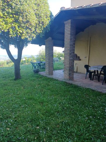 Casa indipendente in residenziale in Via del Ghetto di Roncaglia