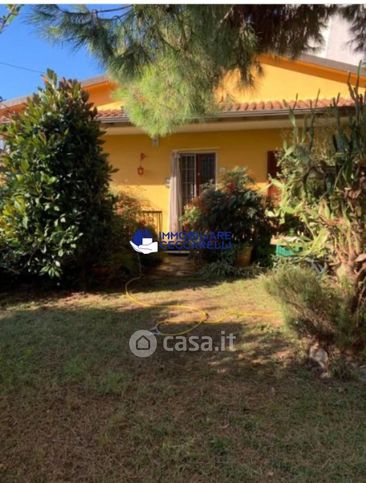 Casa indipendente in residenziale in Via Matteoni