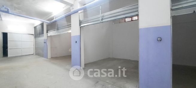 Box/posto auto in residenziale in Via Giuseppe Malvica 34