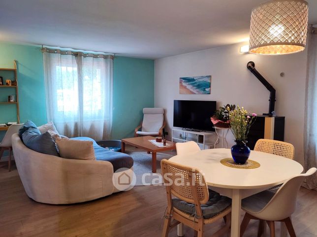 Casa indipendente in residenziale in 