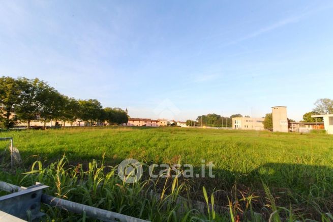 Terreno edificabile in residenziale in Via Monte Grappa 26