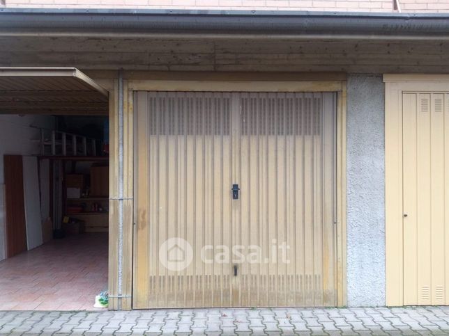 Garage/posto auto in residenziale in Via Meucci 2